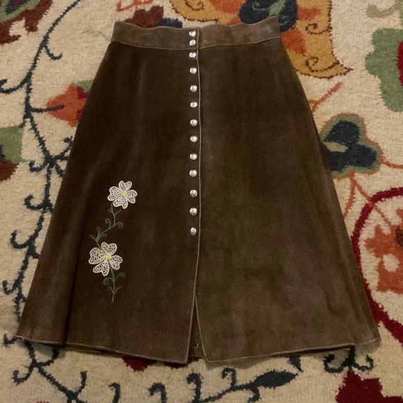 Darling, True Vintage 1970’s Genuine Leather snap button brown skirt - Picture 11 of 12